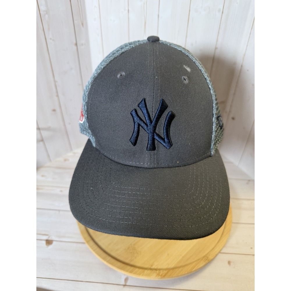 New York Yankees New Era Gray Pivot Mesh 9FIFTY SnapBack Genuine MLB Osfm